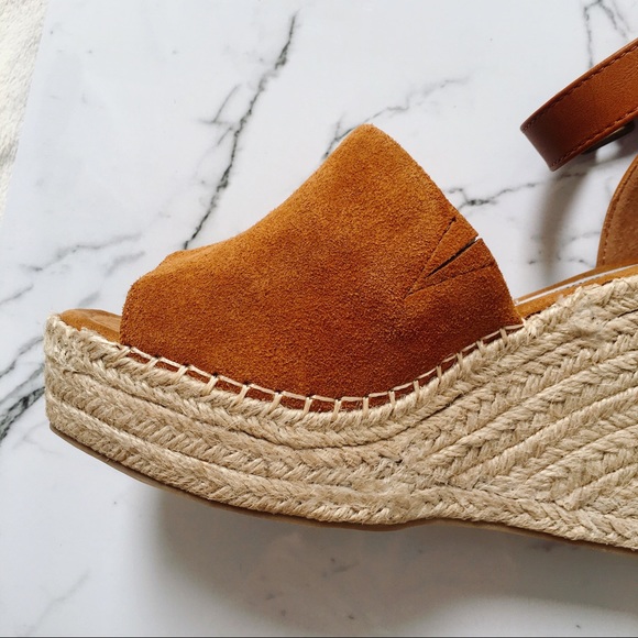 Steve Madden Espadrille Wedges {size 7.5} - Picture 4 of 8
